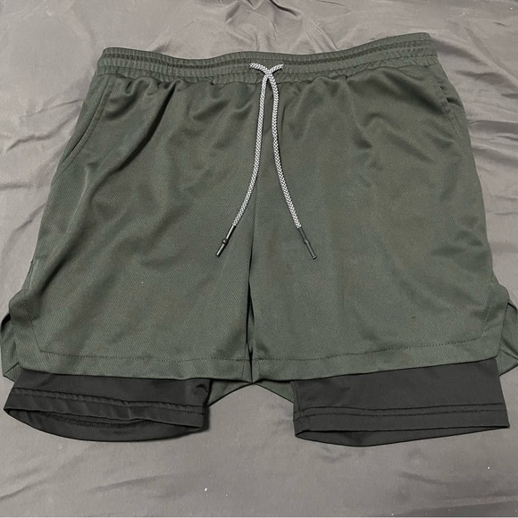3 shorts package deal size large good condition - Picture 4 of 7